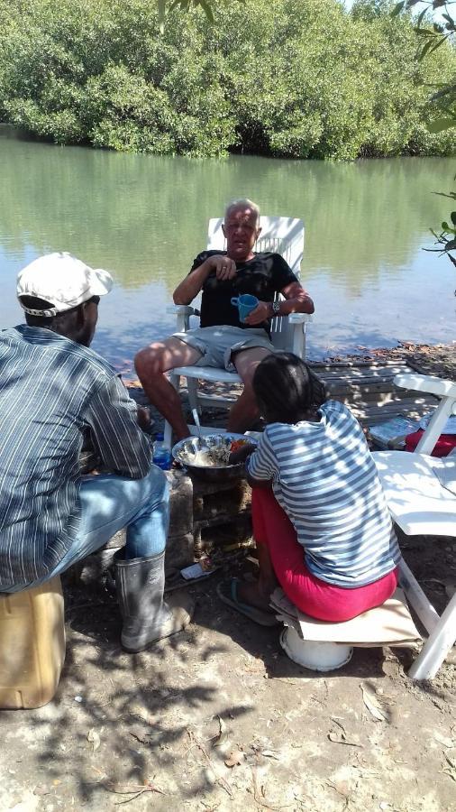 Mangrove Beach Sanyang Kültér fotó